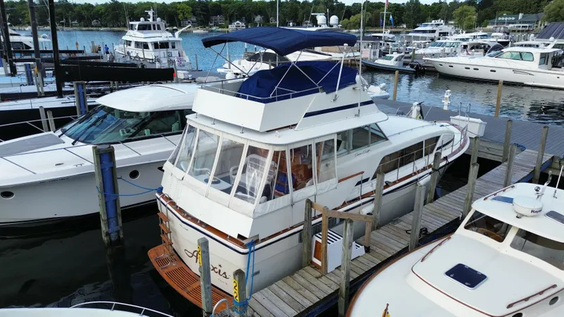 Slide: The Image of Chris-Craft 410 Commander 1978 - 7