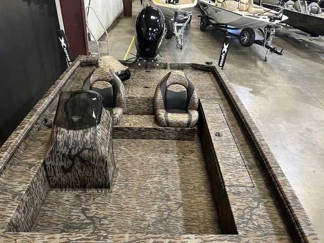 Slide: The Image of Xpress XP200 Catfish W/Yamaha 115 "SHO" 2025 - 12