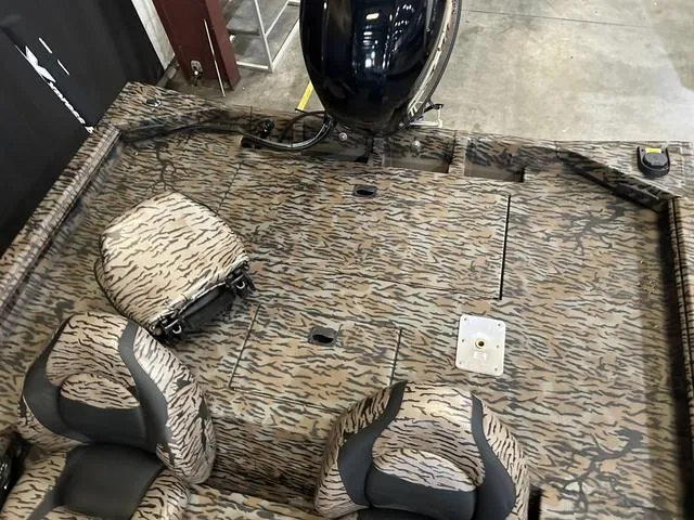 Slide: The Image of Xpress XP200 Catfish W/Yamaha 115 "SHO" 2025 - 13