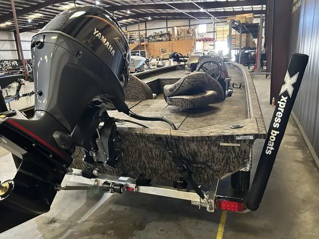 Slide: The Image of Xpress XP200 Catfish W/Yamaha 115 "SHO" 2025 - 4