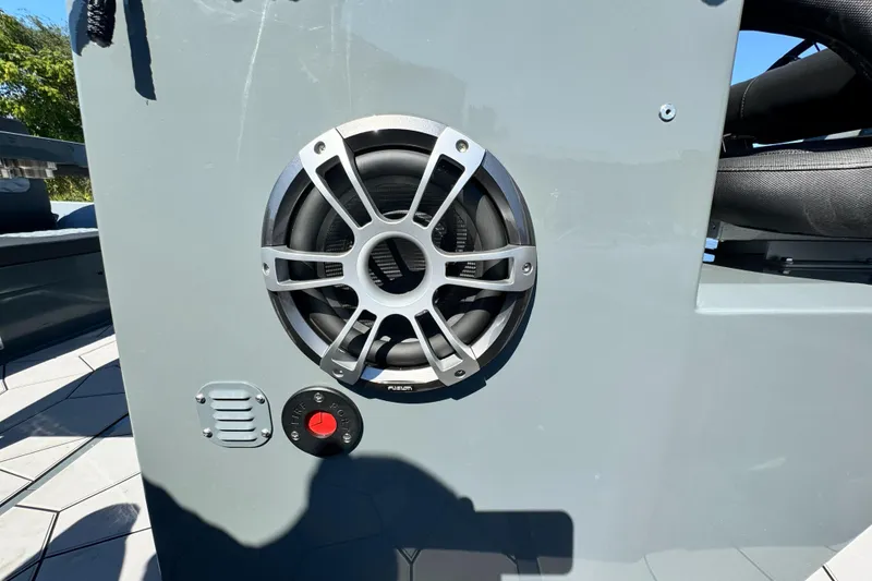 Slide: The Image of 2024 Highfield Sport 900 speaker detail on gray panel. - 49