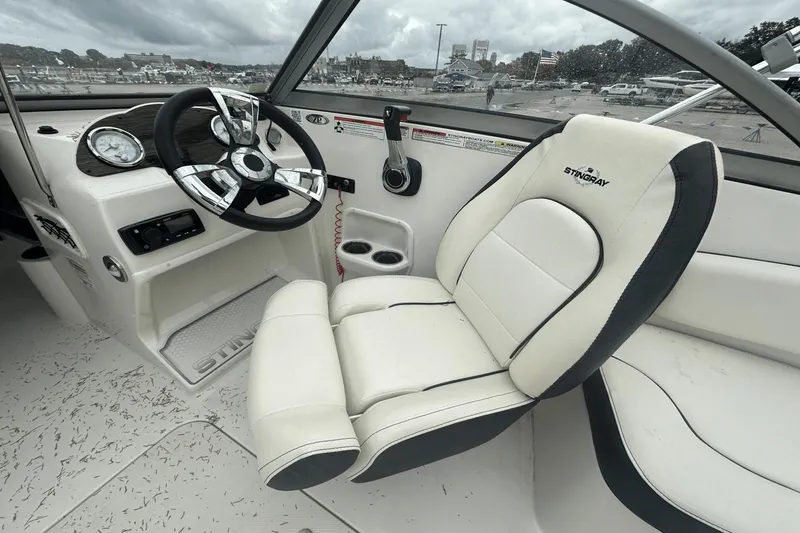 Slide: The Image of Stingray 191DC 2020 - 9