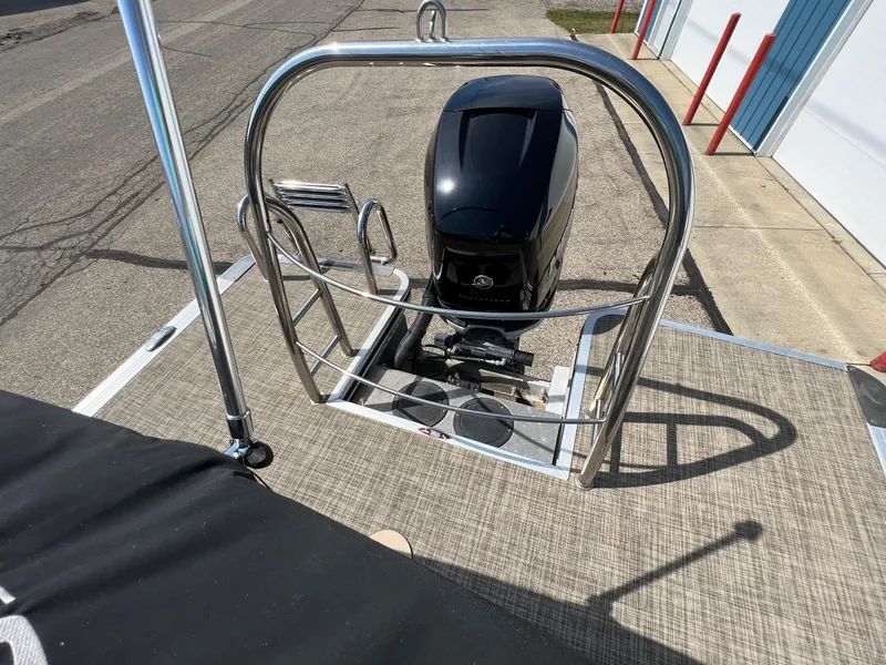 Slide: The Image of 2020 Harris FloteBote H SOL 250 CWDH TT pontoon boat with outboard motor. - 33