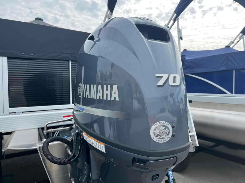 Slide: The Image of Yamaha 70 outboard motor on 2024 Bennington 20 SVF pontoon boat. - 8