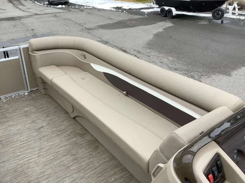 Slide: The Image of Bennington 22 SL 2023 - 22