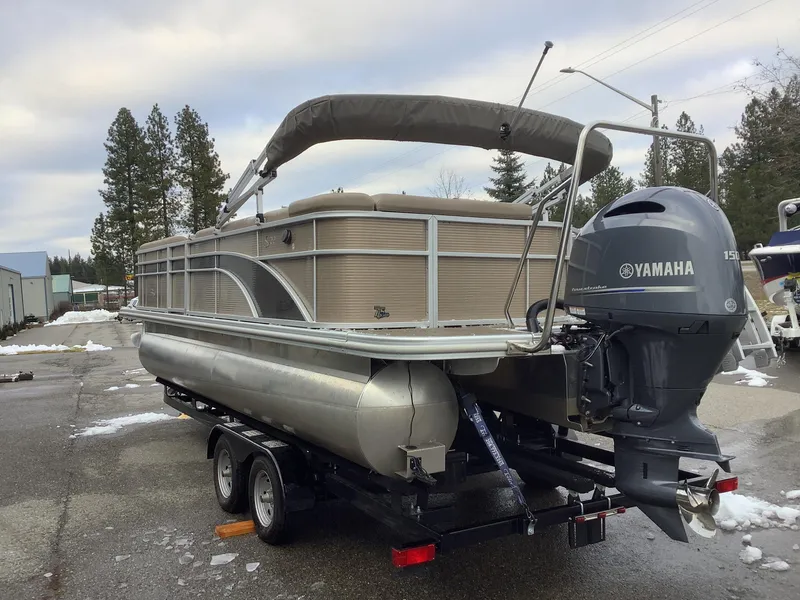 Slide: The Image of Bennington 22 SL 2023 - 8