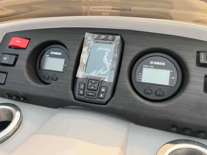 Slide: The Image of Dashboard of 2023 Bennington 22 SXSAPG boat with Yamaha gauges and Garmin display. - 18