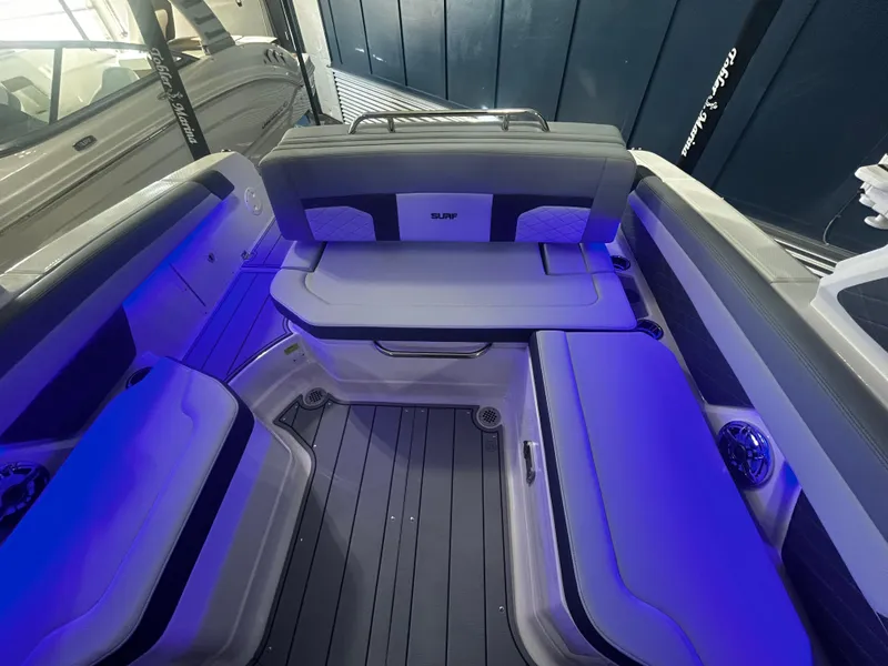 Slide: The Image of Chaparral 26 Surf 2025 - 15