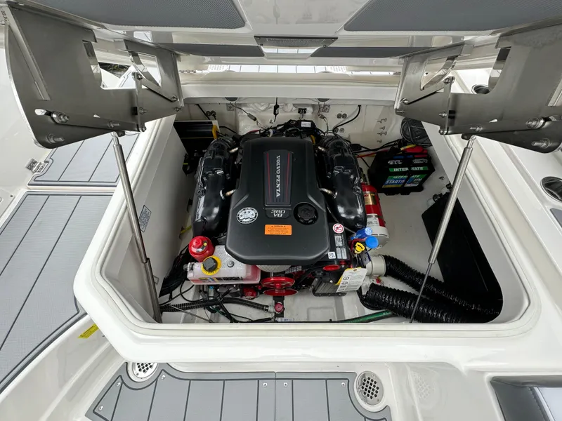 Slide: The Image of Chaparral 26 Surf 2025 - 28