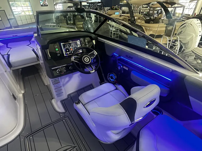 Slide: The Image of Chaparral 26 Surf 2025 - 8