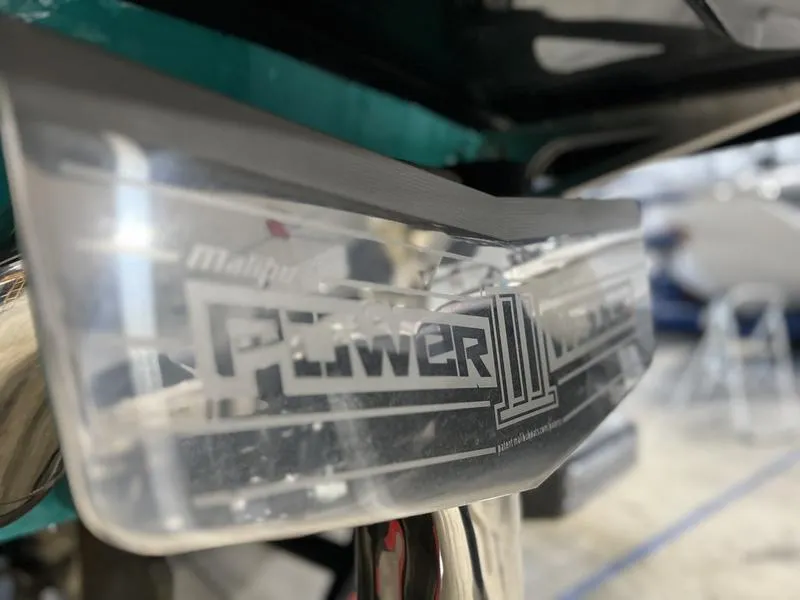 Slide: The Image of Malibu M240 2021 - 17