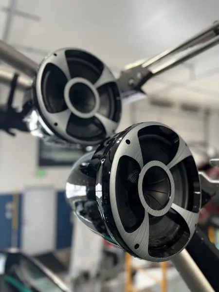 Slide: The Image of Malibu M240 2021 - 23