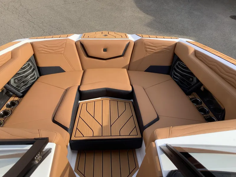 Slide: The Image of Nautique Super Air Nautique G23 2025 - 28