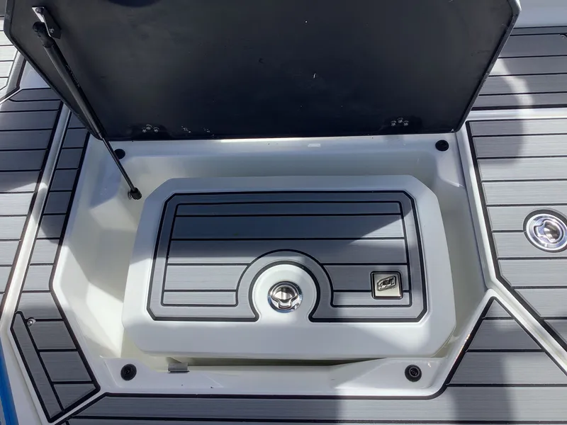 Slide: The Image of Nautique G23 2024 - 12