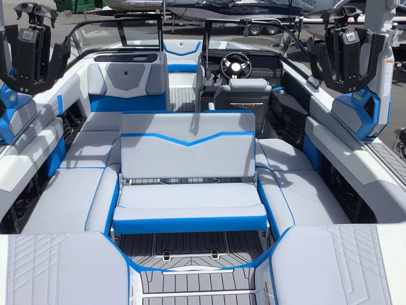 Slide: The Image of Nautique G23 2024 - 13