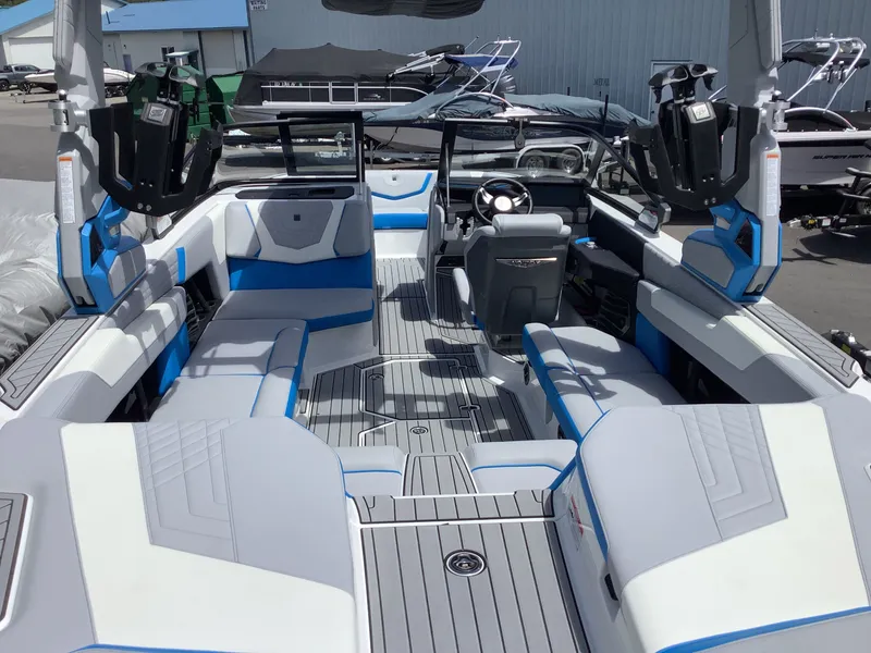 Slide: The Image of Nautique G23 2024 - 8