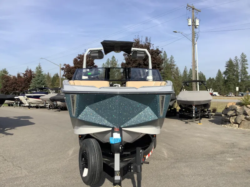 Slide: The Image of Nautique G25 2025 - 10