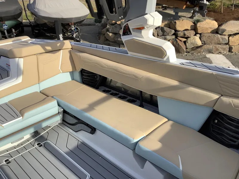 Slide: The Image of Nautique G25 2025 - 17