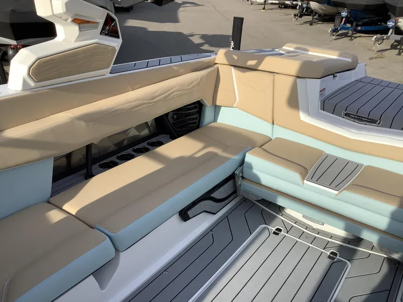 Slide: The Image of Nautique G25 2025 - 19