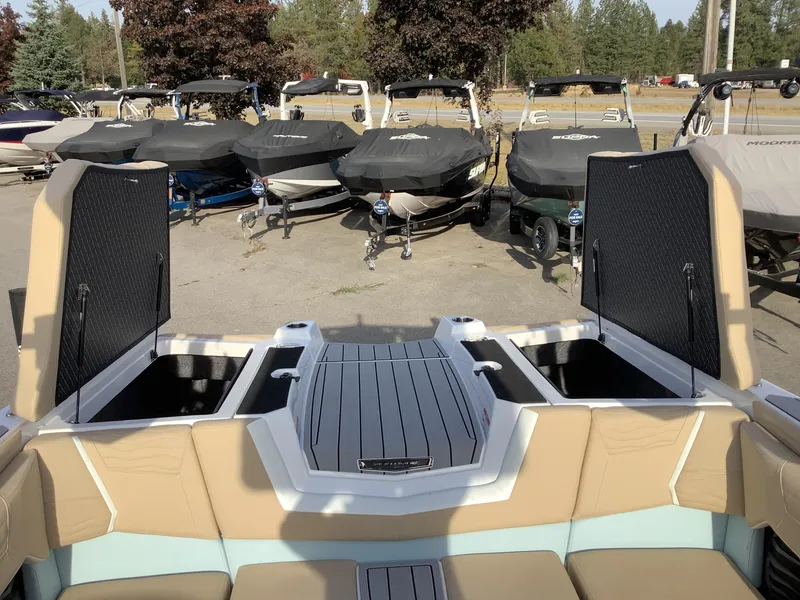 Slide: The Image of Nautique G25 2025 - 21