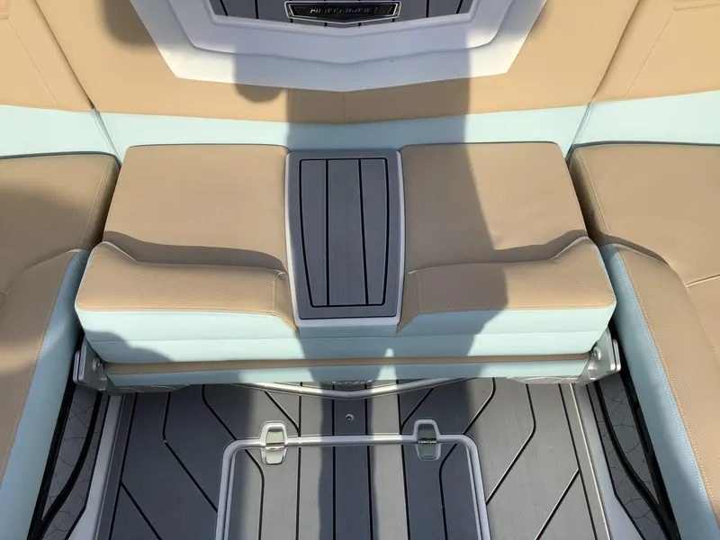 Slide: The Image of Nautique G25 2025 - 24