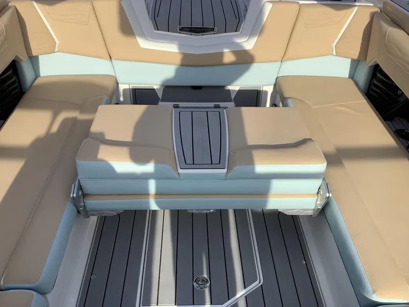 Slide: The Image of Nautique G25 2025 - 25