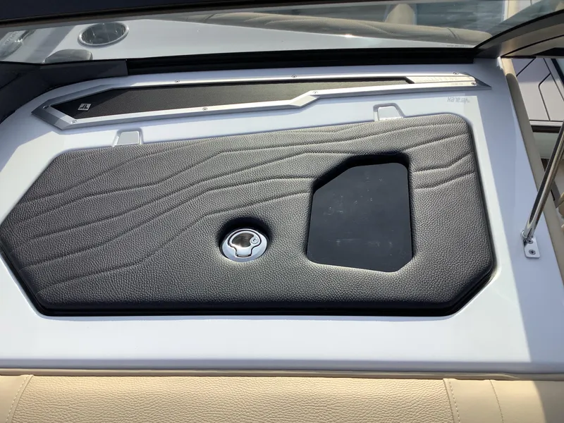 Slide: The Image of Nautique G25 2025 - 28