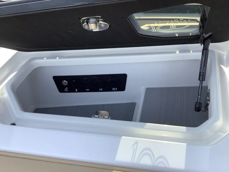 Slide: The Image of Nautique G25 2025 - 30