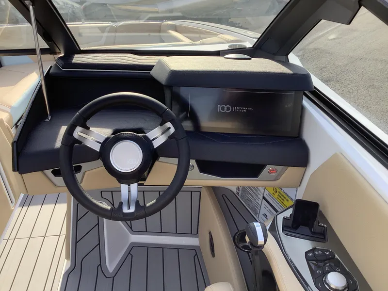 Slide: The Image of Nautique G25 2025 - 31