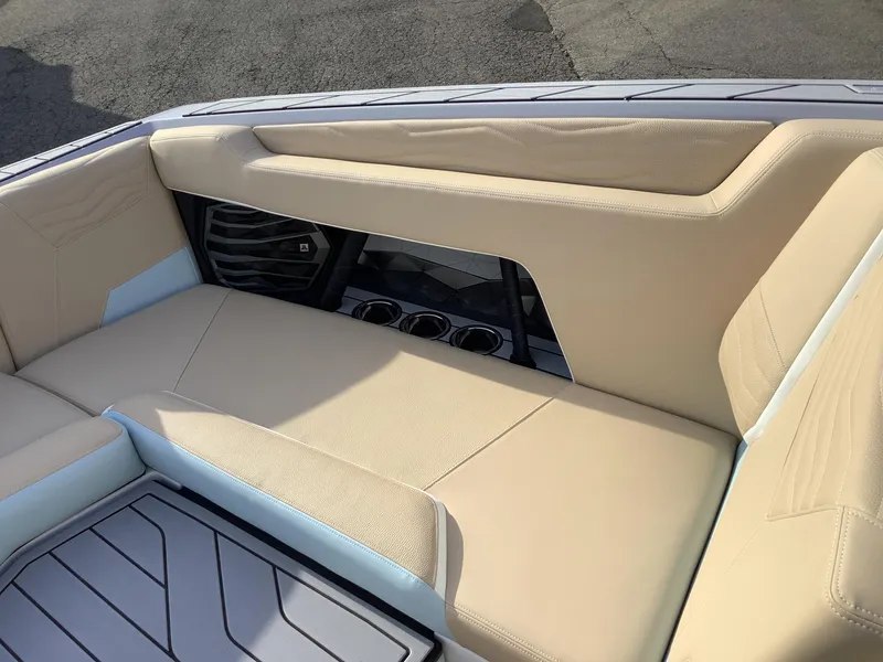 Slide: The Image of Nautique G25 2025 - 38