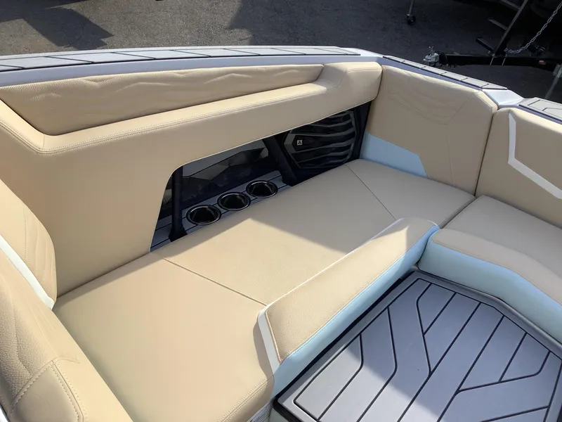 Slide: The Image of Nautique G25 2025 - 39