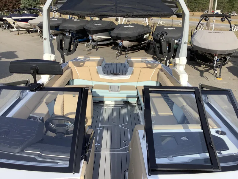 Slide: The Image of Nautique G25 2025 - 40