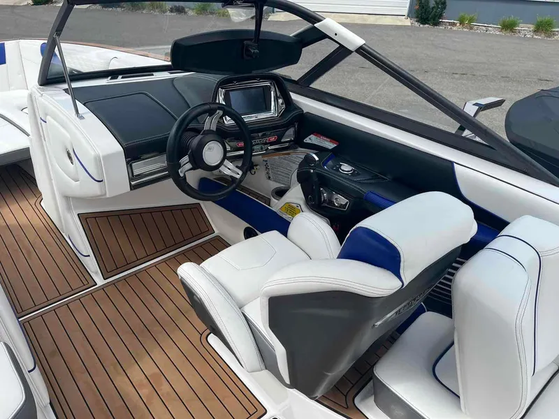 Slide: The Image of Nautique G25 2016 - 21