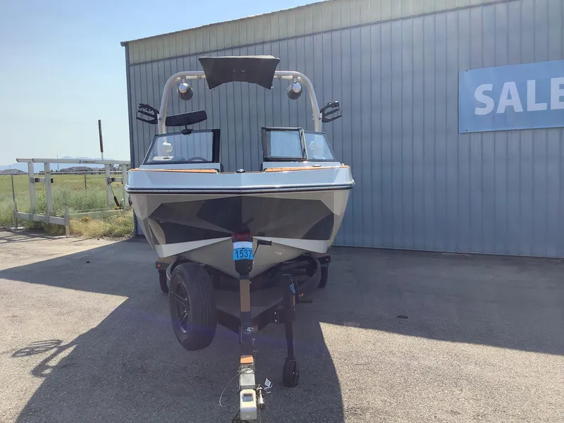Slide: The Image of Nautique Super Air Nautique GS22 2024 - 2