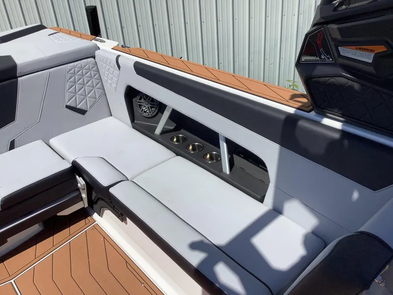 Slide: The Image of Nautique GS24 2024 - 11