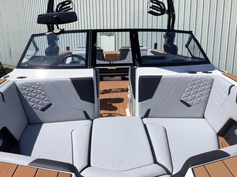 Slide: The Image of Nautique GS24 2024 - 5