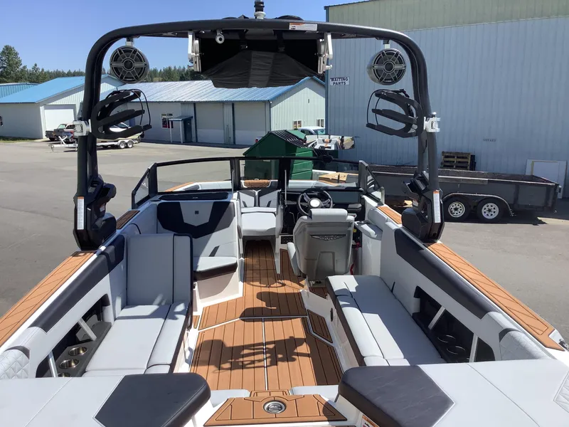 Slide: The Image of Nautique GS24 2024 - 6