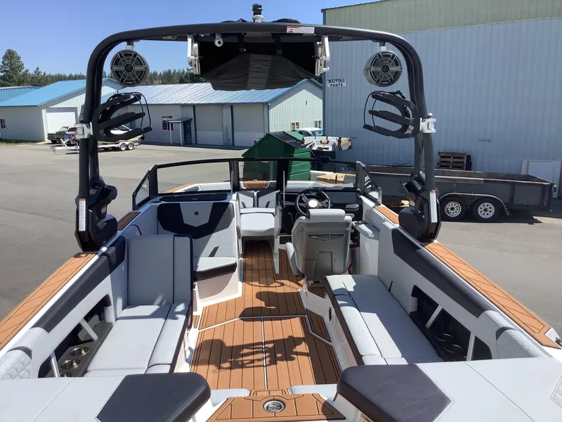 Slide: The Image of Nautique GS24 2024 - 7