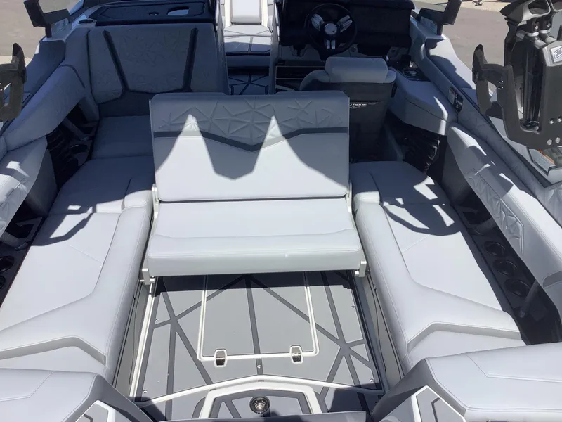 Slide: The Image of Correct Craft Super Air Nautique G23 Paragon 2024 - 15