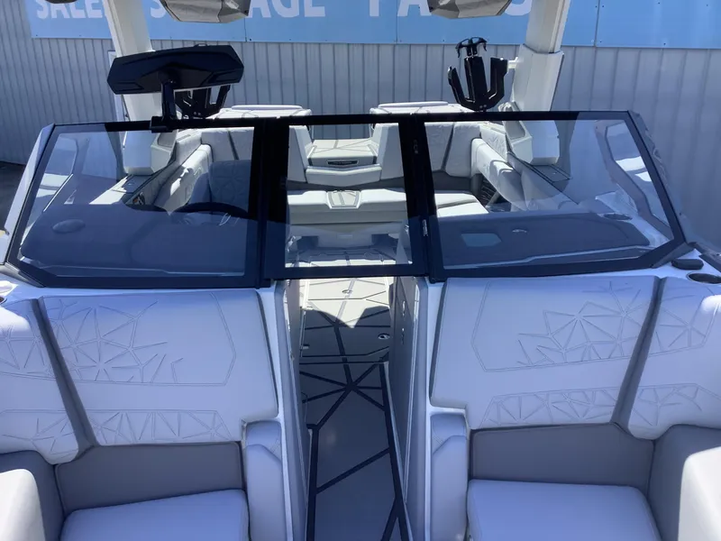 Slide: The Image of Correct Craft Super Air Nautique G23 Paragon 2024 - 5