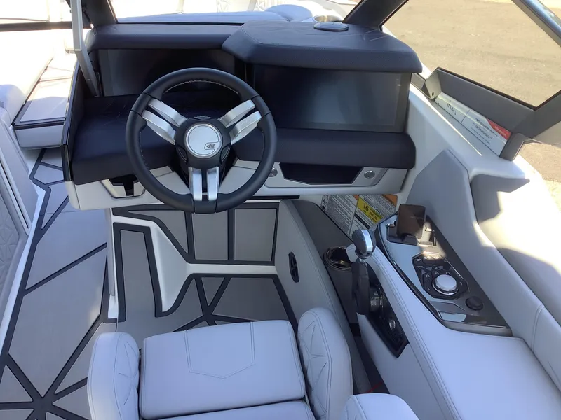 Slide: The Image of Correct Craft Super Air Nautique G23 Paragon 2024 - 9