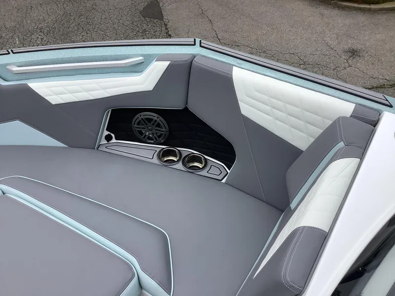 Slide: The Image of Nautique Super Air Nautique S25 2024 - 18