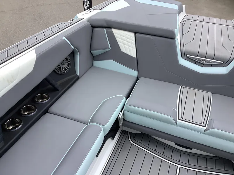 Slide: The Image of Nautique Super Air Nautique S25 2024 - 24