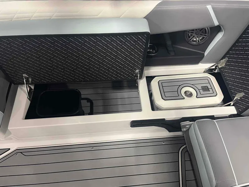 Slide: The Image of Nautique Super Air Nautique S25 2024 - 25