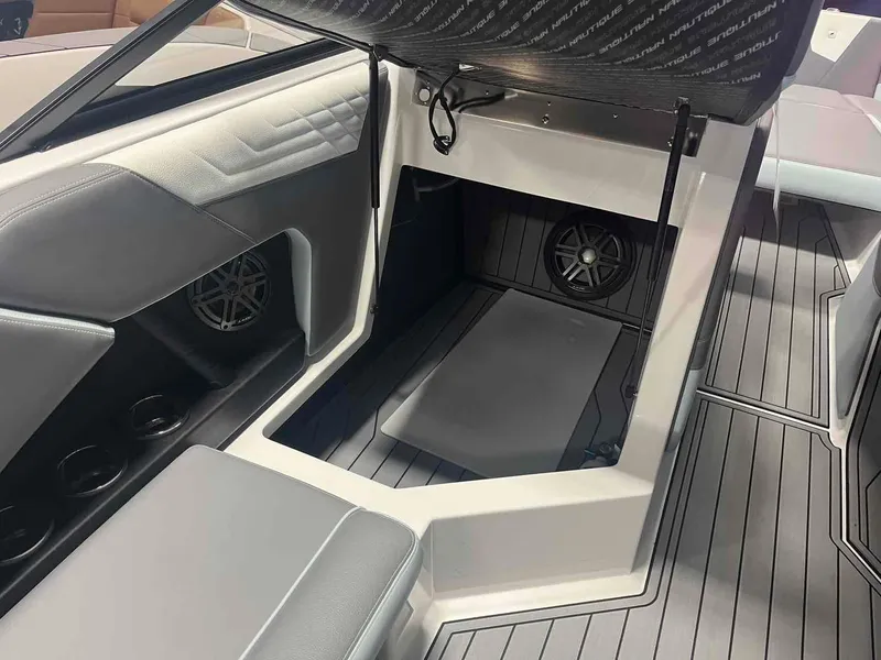 Slide: The Image of Nautique Super Air Nautique S25 2024 - 28