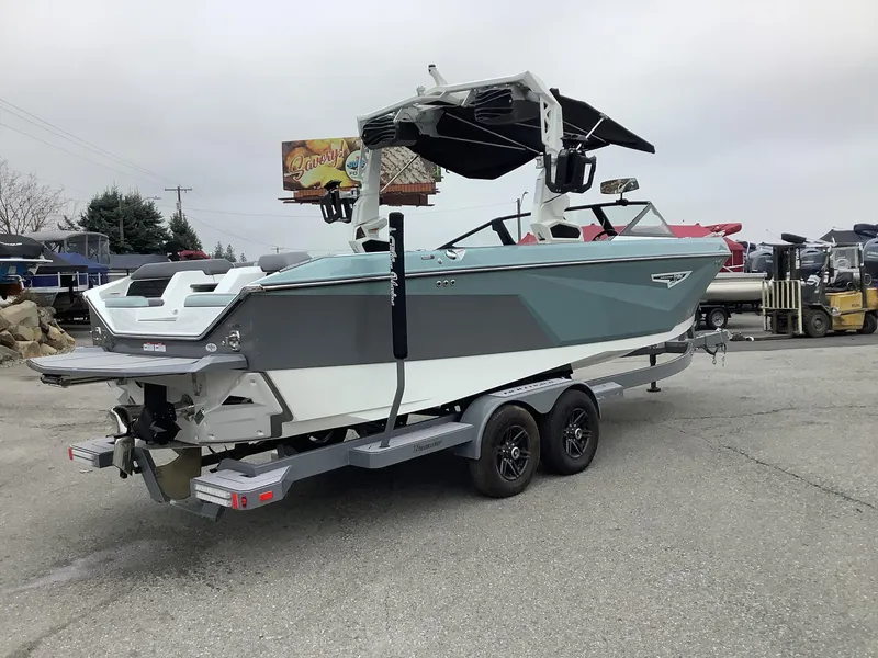 Slide: The Image of Nautique Super Air Nautique S25 2024 - 7