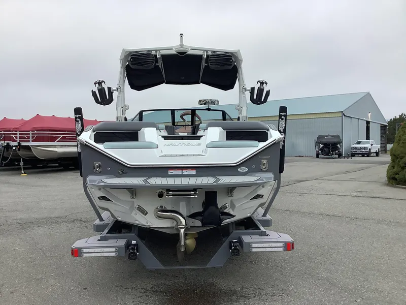 Slide: The Image of Nautique Super Air Nautique S25 2024 - 8