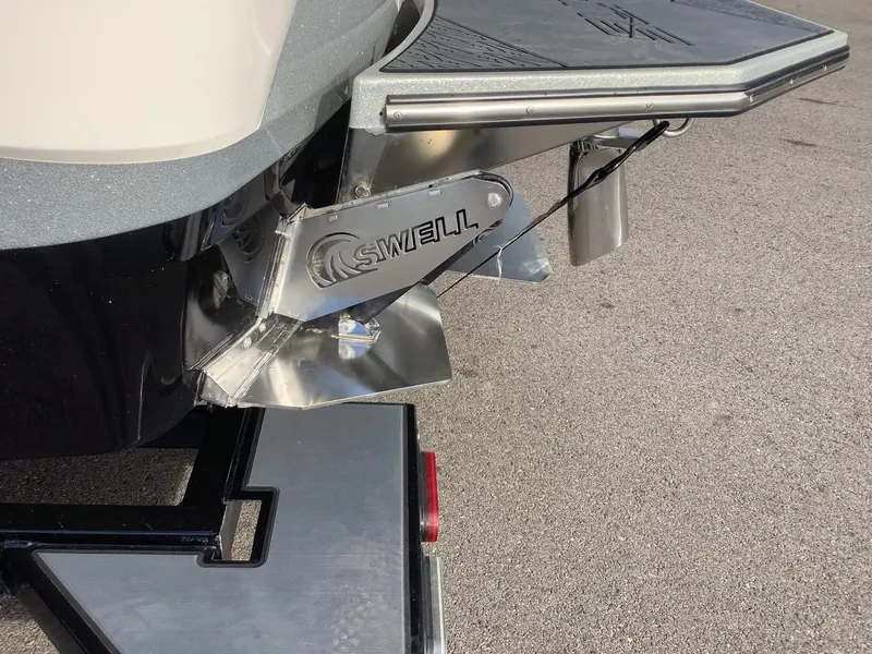 Slide: The Image of 2017 Supra SA 450 boat with Swell surf system detail. - 32