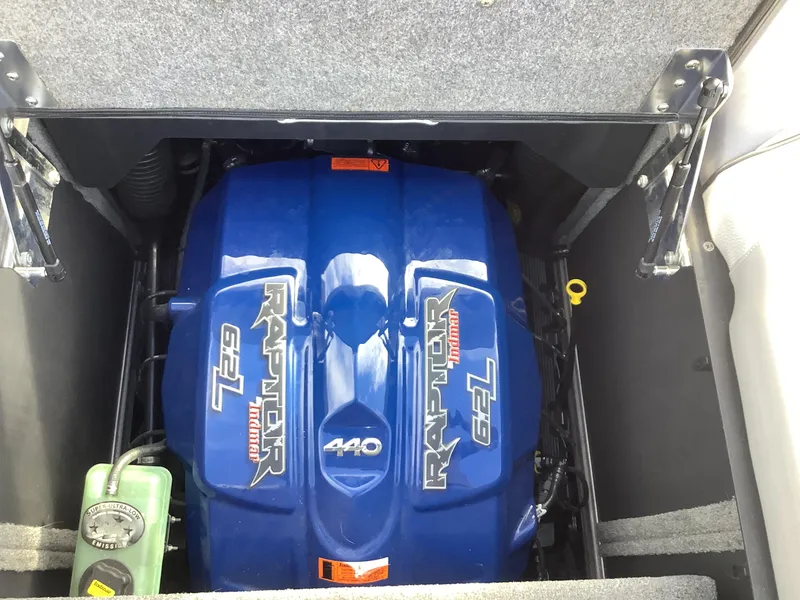 Slide: The Image of 2017 Supra SA 450 boat engine, Raptor 6.2L, blue cover, detailed view. - 48