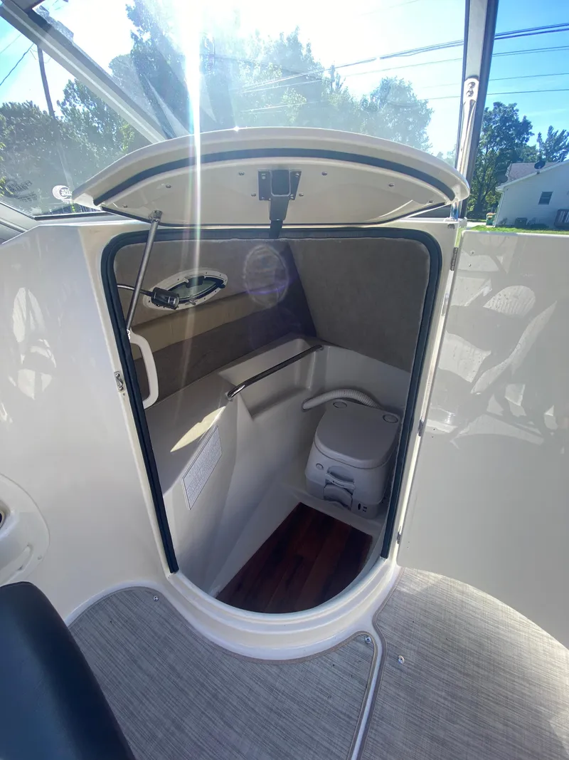 Slide: The Image of 2017 Stingray 215LR - 16